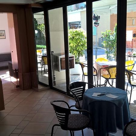 Hotel Villa Domiziana Rimini Zewnętrze zdjęcie