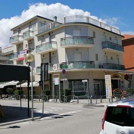 Hotel Villa Domiziana Rimini Zewnętrze zdjęcie