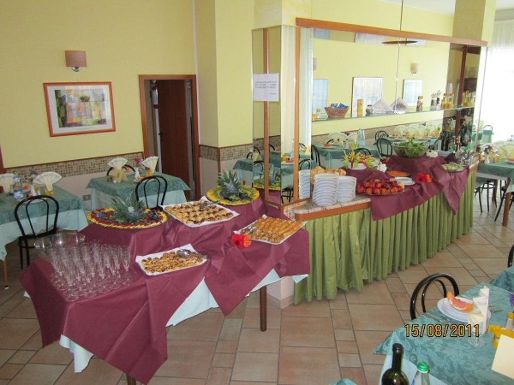 Hotel Villa Domiziana Rimini Zewnętrze zdjęcie