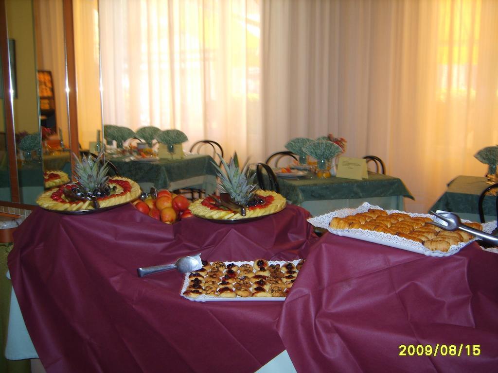 Hotel Villa Domiziana Rimini Zewnętrze zdjęcie