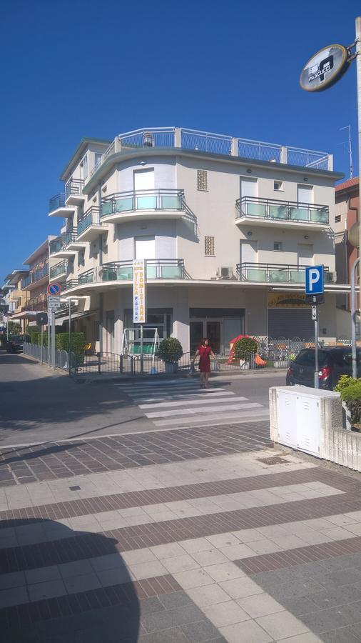 Hotel Villa Domiziana Rimini Zewnętrze zdjęcie