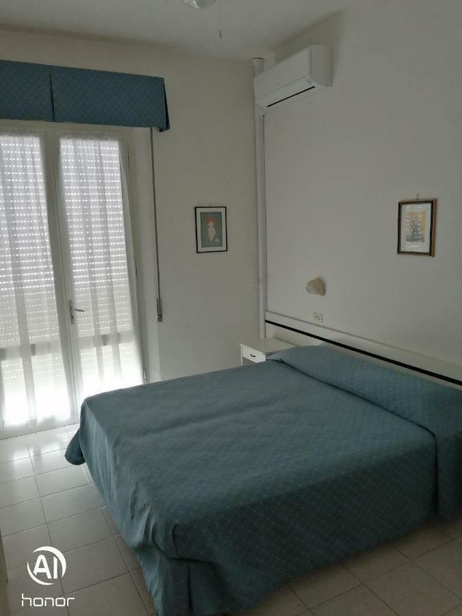 Hotel Villa Domiziana Rimini Zewnętrze zdjęcie