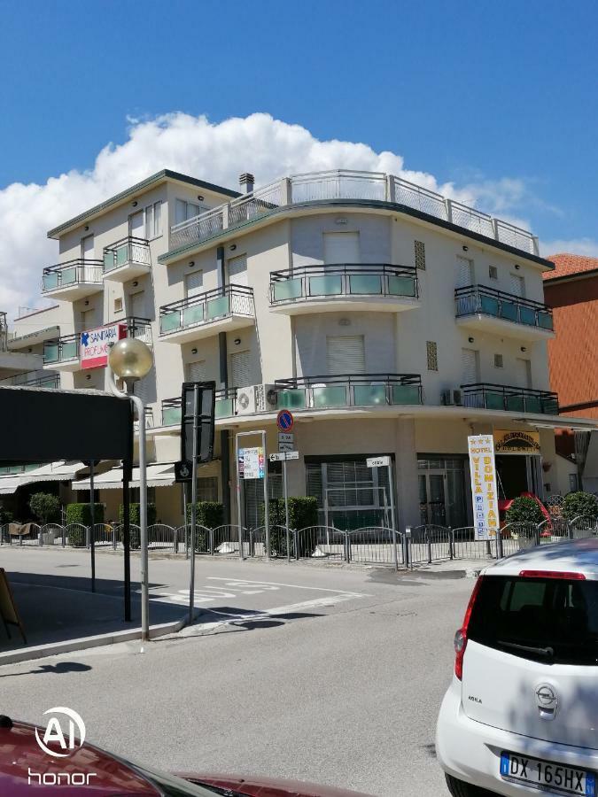 Hotel Villa Domiziana Rimini Zewnętrze zdjęcie